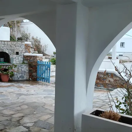 Irini Onar Kythnos Loutrá